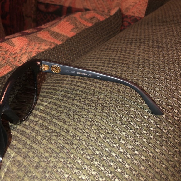 Black Gucci Sunglasses (no case) - Picture 2 of 4